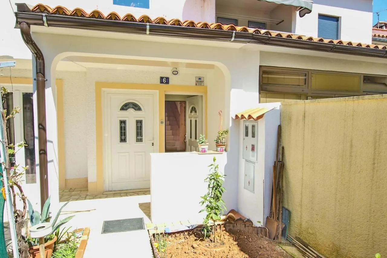 A4 Goga 1 Two Bedroom Apartment Near The Beach And The Sea Poreč